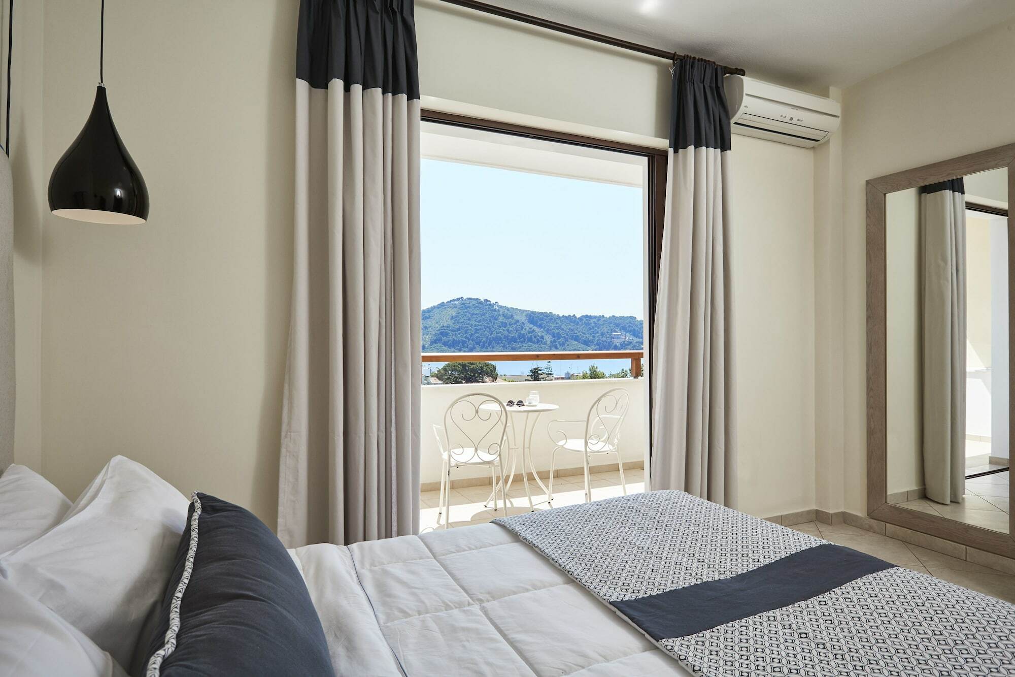 Living 3* Skíathos